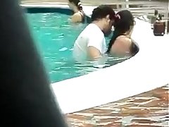 Indian lovers fuck in swimming pool